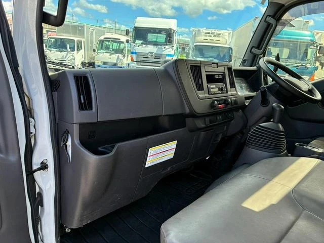 Isuzu ELF 29