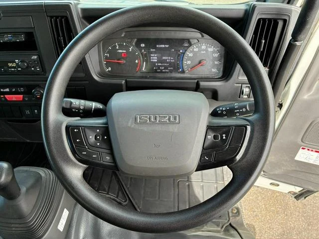 Isuzu ELF 30