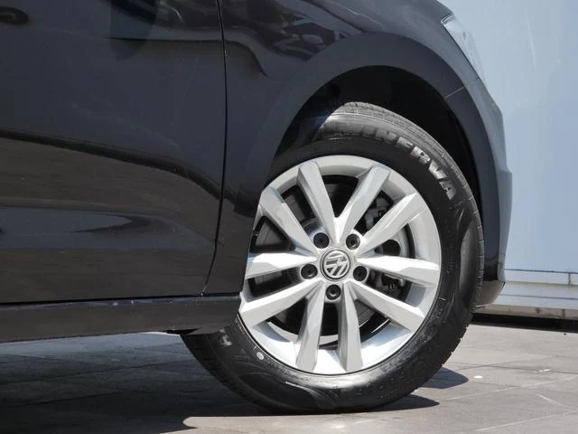 Volkswagen GOLF 33