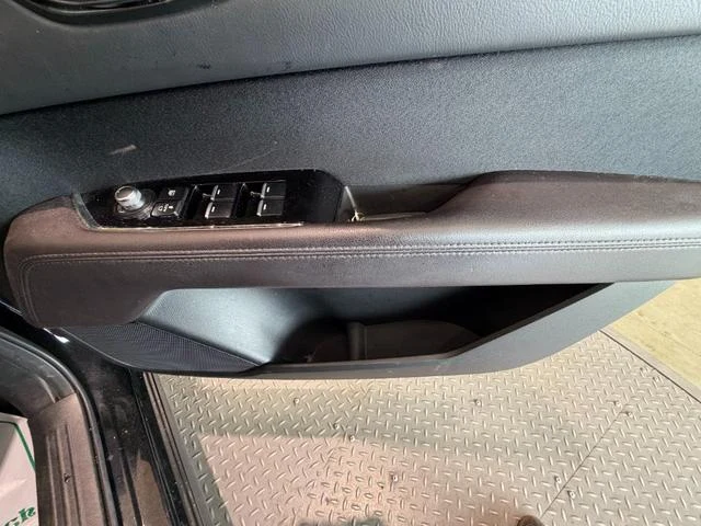 Mazda CX-8 39