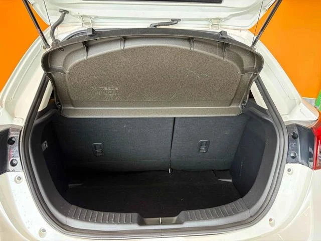 Mazda DEMIO 27