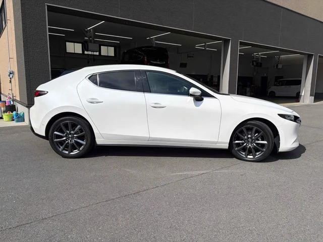 Mazda MAZDA3 13