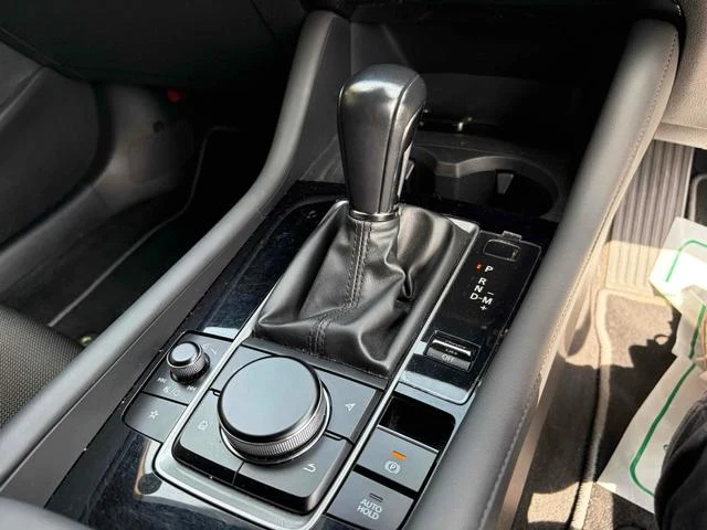 Mazda MAZDA3 9