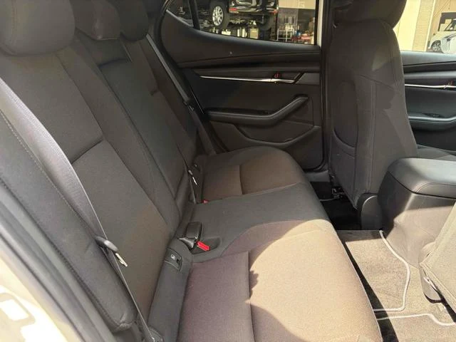 Mazda MAZDA3 39