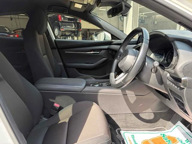 Mazda MAZDA3 43