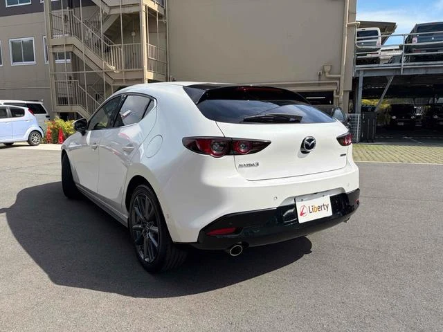 Mazda MAZDA3 16