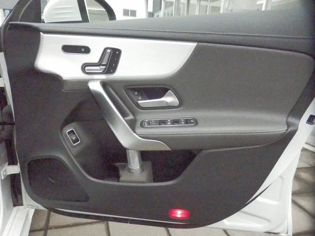 MERCEDES BENZ CLA-CLASS 17