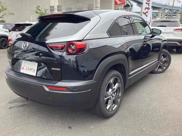 Mazda MX-30 9