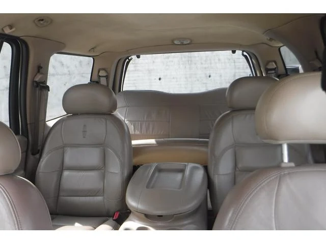 Lincoln NAVIGATOR 26
