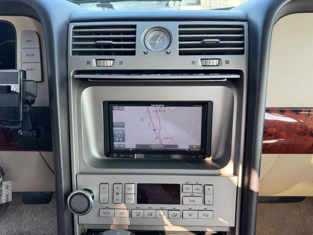 Lincoln NAVIGATOR 34