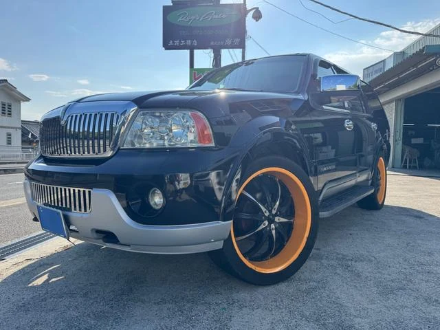 Lincoln NAVIGATOR