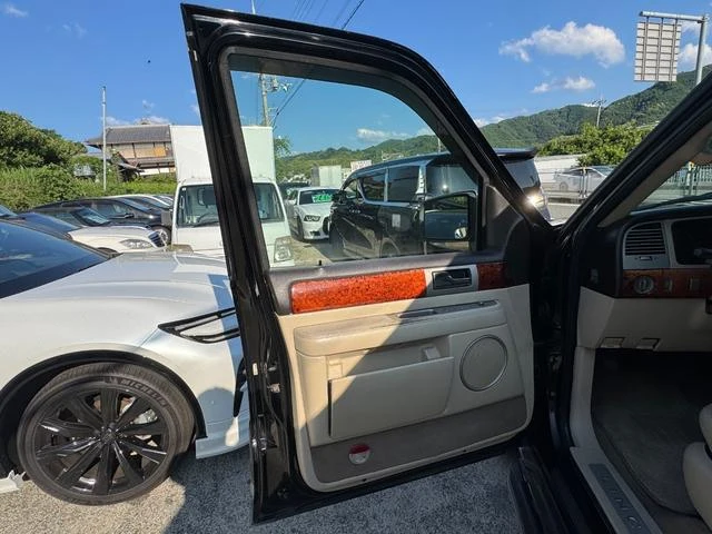 Lincoln NAVIGATOR 10