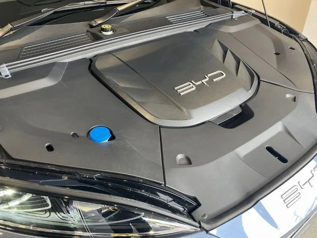 BYD SEAL 18