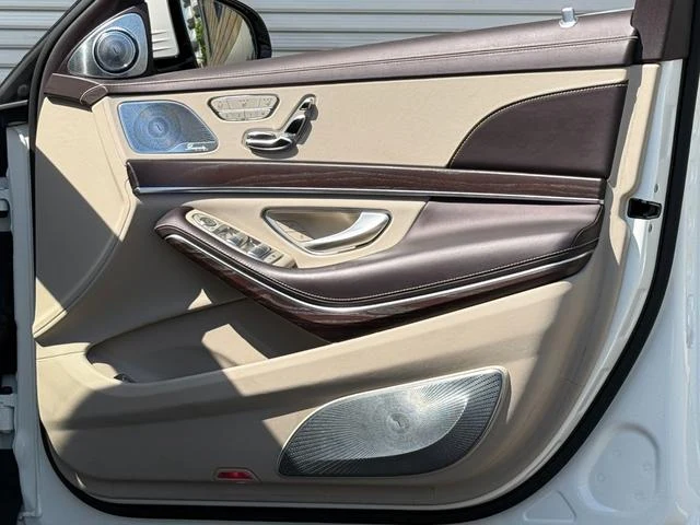 MERCEDES MAYBACH S-CLASS 37