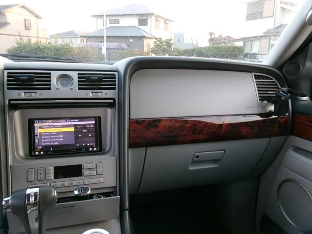 Lincoln NAVIGATOR 9