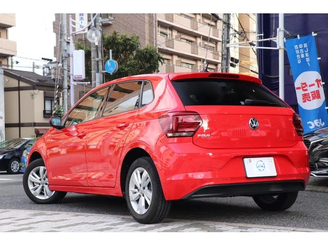 Volkswagen POLO 18