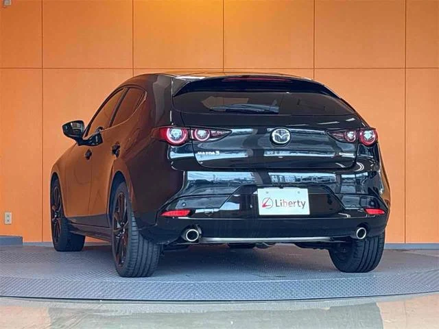 Mazda MAZDA3 8