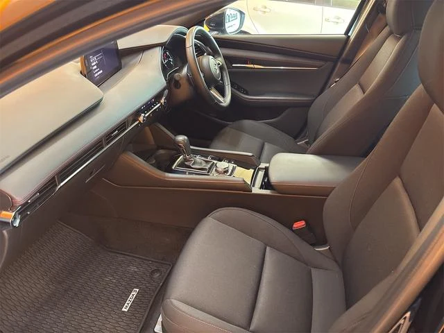 Mazda MAZDA3 13
