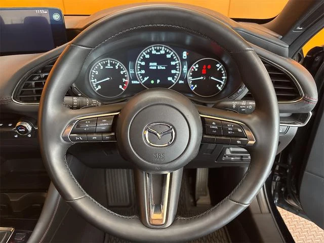 Mazda MAZDA3 21