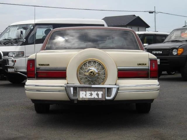 Lincoln TOWNCAR 4