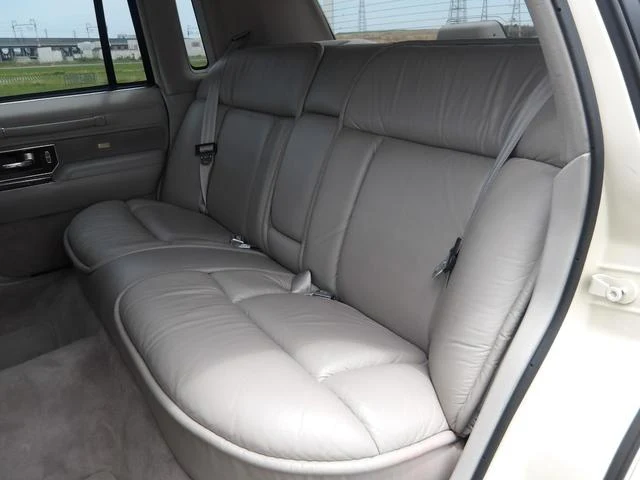 Lincoln TOWNCAR 19