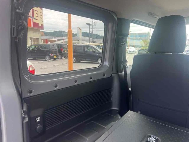Suzuki JIMNY 28