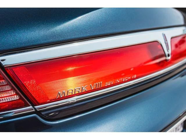Lincoln MARK VIII 28