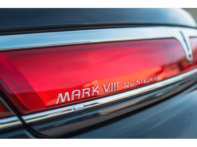 Lincoln MARK VIII 71