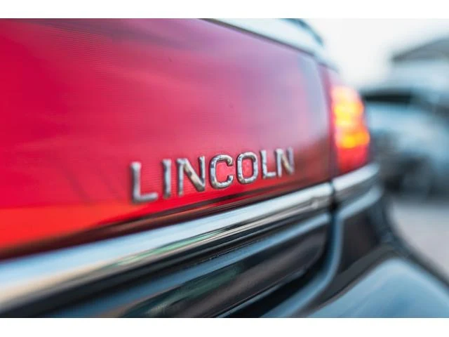 Lincoln MARK VIII 51