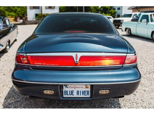Lincoln MARK VIII 10