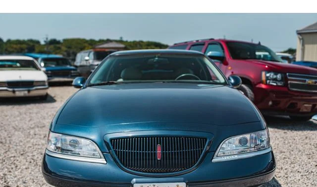 Lincoln MARK VIII 5