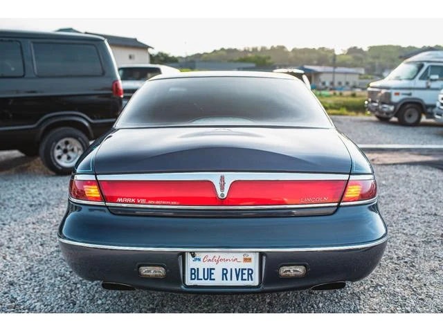 Lincoln MARK VIII 53