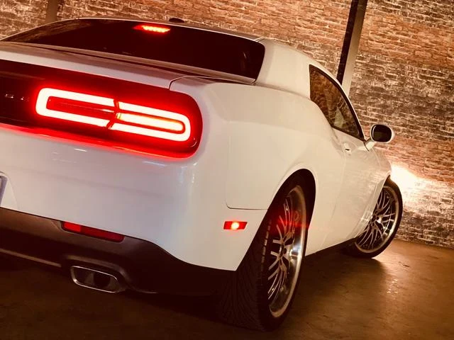 Dodge CHARENGER 8