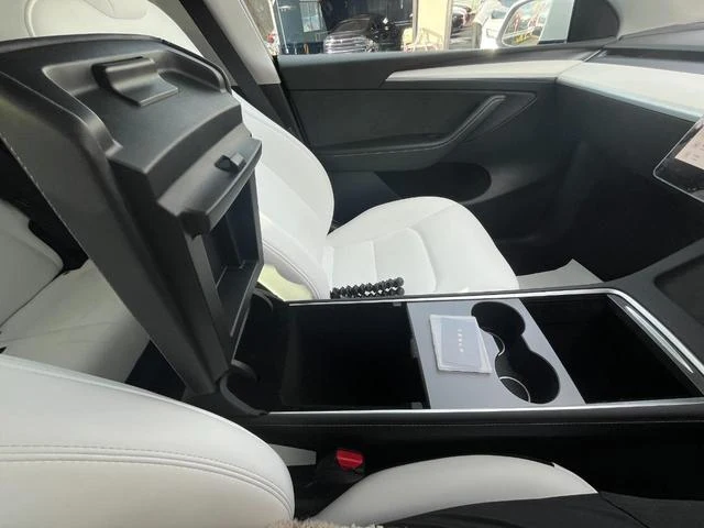 Tesla MODEL 36