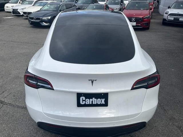 Tesla MODEL 28