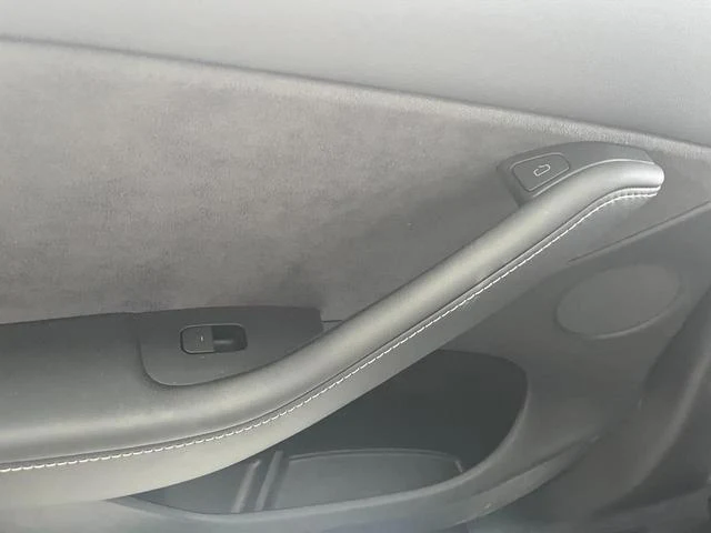 Tesla MODEL 49