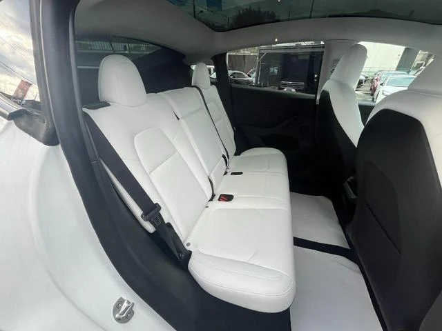 Tesla MODEL 10