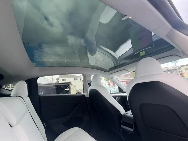 Tesla MODEL 27