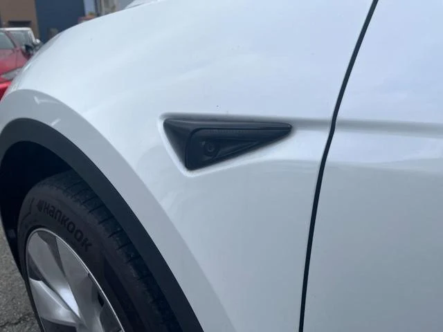 Tesla MODEL 46