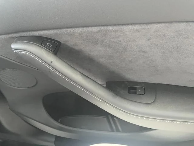 Tesla MODEL 32