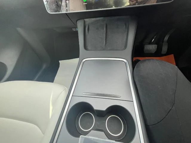 Tesla MODEL 40
