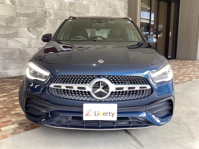 MERCEDES BENZ GLA-CLASS 11