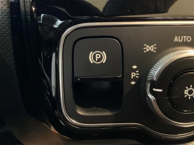 MERCEDES BENZ CLA-CLASS 50