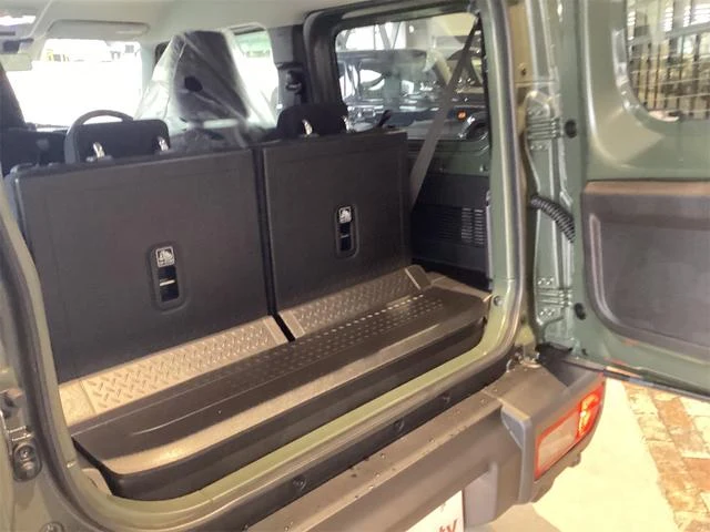 Suzuki JIMNY 21