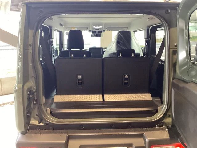 Suzuki JIMNY 16