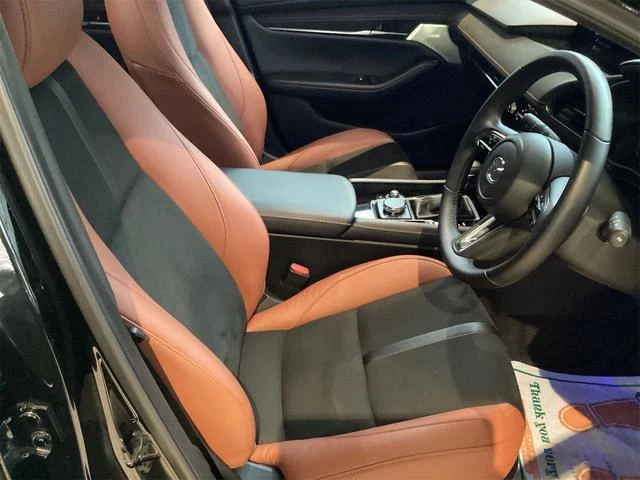 Mazda MAZDA3 38