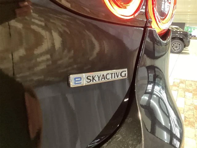 Mazda MAZDA3 32