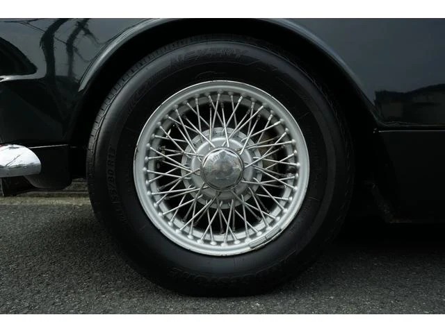 Triumph SPITFIRE 8