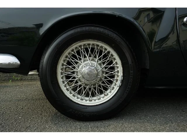 Triumph SPITFIRE 12