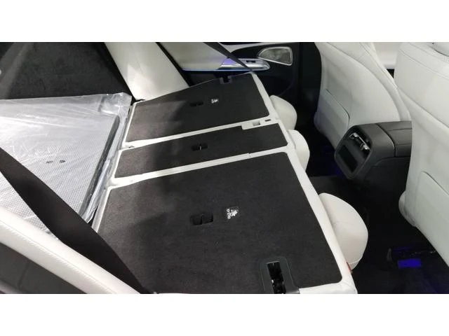 MERCEDES BENZ E-CLASS 23